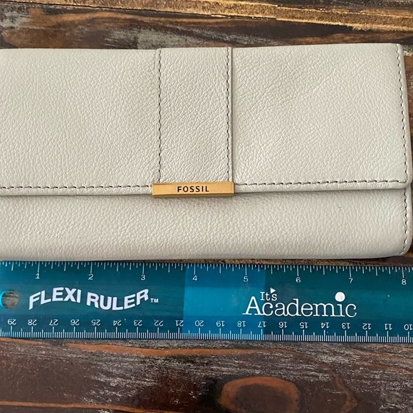 Fossil genuine leather long wallet - Light Green - Inside Light Grey - Picture 8 of 9